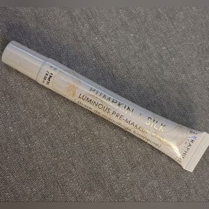 Seraphine Botanicals pumpkin + silk luminous pre makeup base